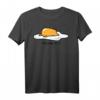 Gudetama Lazy Egg Pose T-Shirt – Offiziell lizenzierte Sanrio Bekleidung für Fans und Sammler