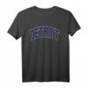Detroit Michigan Arched Dark Blue Text T-Shirt – Klassisch geschnitten, doppelt genähter Saum