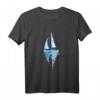 Sailing Segeln Segelboot Zeichnung T-Shirt – Geschenkidee für Wassersportler, Segler & Skipper mit Abenteuer-Feeling