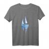 Sailing Segeln Segelboot Zeichnung T-Shirt – Geschenkidee für Wassersportler, Segler & Skipper mit Abenteuer-Feeling
