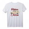Tiefster Osten T-Shirt für DDR Kultauto-Liebhaber - Nostalgisches Design mit Zweitakt-Fahrzeugen, klassisch geschnitten
