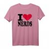 I Love Nerds T-Shirt mit rotem Herz – Klassisches Geek-Shirt für Nerds und Geeks, das deine Leidenschaft zeigt