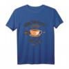 Lustiges Kaffee Montag Start in die Arbeitswoche T-Shirt - Humorvolles Oberteil für Morgenmuffel und Kaffeeliebhaber
