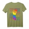 Gay Pride Monat T-Shirt mit Regenbogen, Kampffaust & Liebe ist Liebe - Unterstützung für LGBT Community & Pride Feierlichkeiten