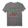 Festive Cthulhu - Lovecraftian Holiday T-Shirt mit Weihnachtsdesign von Jeremy Hwang für Horror- und Lovecraft-Fans