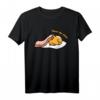 Gudetama Leave Me Alone Bacon Blanket T-Shirt - Offiziell lizenzierte Sanrio Bekleidung für Fans