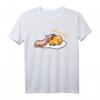 Gudetama Leave Me Alone Bacon Blanket T-Shirt - Offiziell lizenzierte Sanrio Bekleidung für Fans