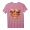 Lustiges Herren T-Shirt mit künstlichen, realistischen Bauchmuskeln – Fantastisches Fitnessstudio-Geschenk