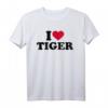 I Love Tiger T-Shirt mit rotem Herz für Wildlife- und Tiger-Fans auf Safari – Klassisch geschnitten, doppelt genähter Saum