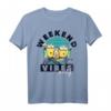 Despicable Me Minions Weekend Vibes Only Teal Sunset Sketch T-Shirt – Offiziell lizenzierte Bekleidung für Fans & Freizeit