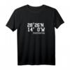 Fuerteventura Koordinaten Kanaren Spanien Urlaub Geschenk T-Shirt – Personalisierte Reiseidee für Familie & Urlauber