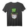 Lucky Patrick mit Maske Irish Drinking T-Shirt – Perfekt für St. Patrick's Day, Zocker und Irland-Fans als Geschenk