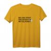 Bei uns steht der Mensch im Mittelpunkt T-Shirt Bundeswehr – Witziges patriotisches Motiv für Soldaten & als Geschenkidee