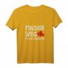 Finger Weg - Schon Vergeben T-Shirt für Vergebene - Humorvolles Valentinstagsgeschenk & Beziehungszeichen