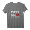 Finger Weg - Schon Vergeben T-Shirt für Vergebene - Humorvolles Valentinstagsgeschenk & Beziehungszeichen