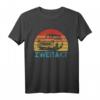 Trabi Rennpappe Motiv T-Shirt für DDR- und Ost-Fans – Kultauto aus Pappe, Zweitakt, Geschenk für Trabi-Besitzer und Autoliebhaber
