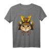 Japanisches Samurai-Katzen T-Shirt mit Kirschblüten – Perfekt für Katzen-, Anime- und Kampfsportfans im japanischen Stil