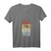 Damen Flamingo Retro T-Shirt mit V-Ausschnitt – Cooles Vintage Tier Motiv als Geschenkidee zum Geburtstag oder Weihnachten