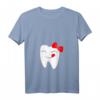 Damen Zahn Mit Gesicht und Schleife T-Shirt mit V-Ausschnitt – Lustiges Zahnärztet-Shirt für Zahnarzt, Helfer & Praxisteam