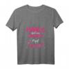 Damen JGA Party Gruppe Motiv T-Shirt - Egal was passiert, Pegel halten, Lustiges Frauen Gruppenshirt für Mädelsabend, Geburtstag & Weihnachten
