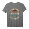 Lustiges Live Fast Eat Trash Waschbär T-Shirt – Perfektes Geschenk für Naschkatzen, Süßigkeitenliebhaber & Partygänger