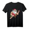 Weihnachten im Juli Weihnachtsmann am Strand T-Shirt – Humorvolles Sommer-Weihnachtsdesign für Surfer und Strandfans