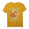 HapDeer Lion King Pumbaa Ugly Weihnachten Graphic T-Shirt – Offiziell lizenziertes Disney Fan-Shirt für Geburtstag & Weihnachten