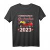 Führerschein bestanden 2023 - Frauen Mädchen T-Shirt mit PKW Illustration, ideales Geschenk zu Weihnachten, Vatertag & Geburtstag für Fahranfängerinnen und Fahrschülerinnen